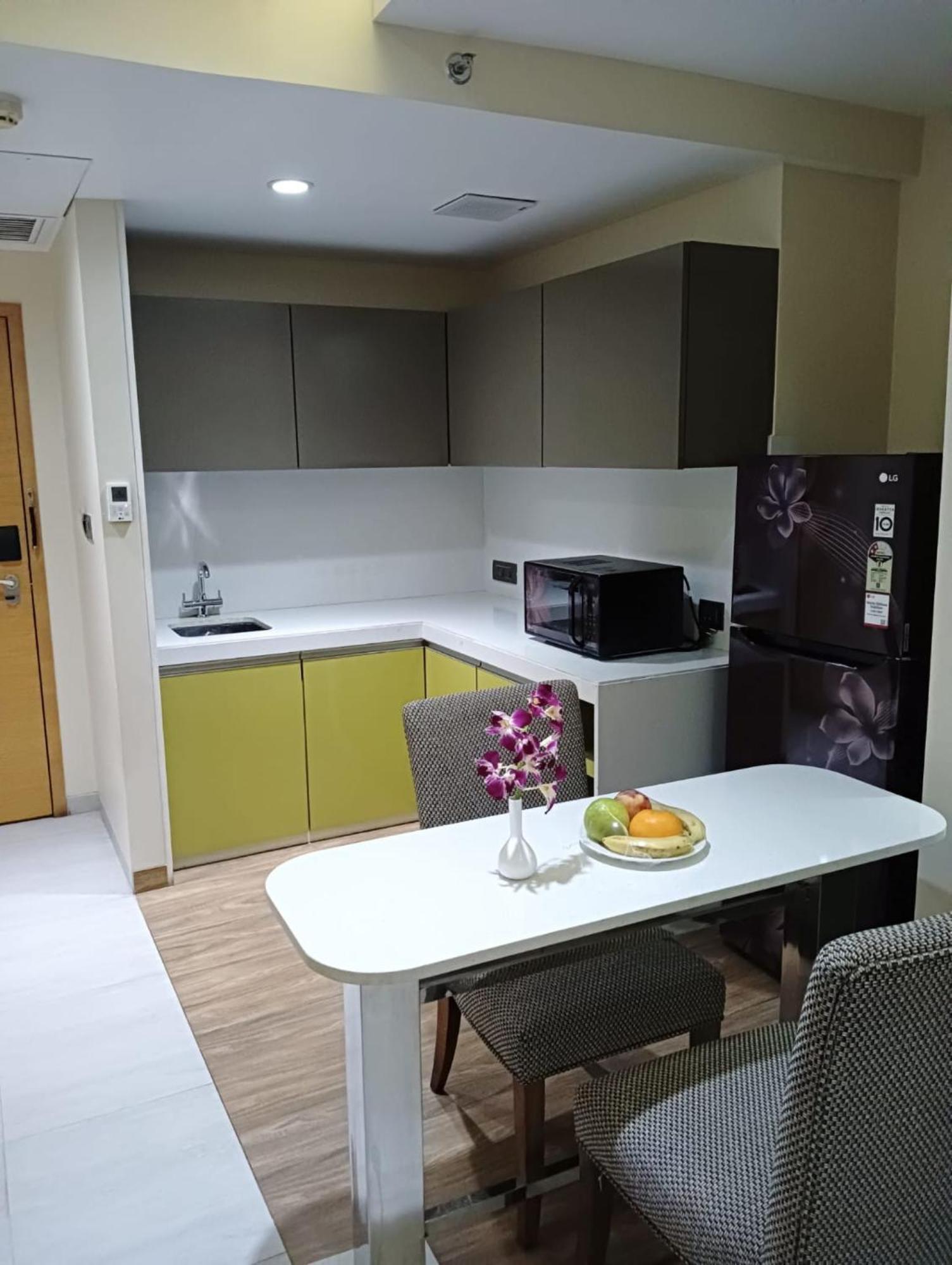 Hotel Suba Elite ואדודרה מראה חיצוני תמונה