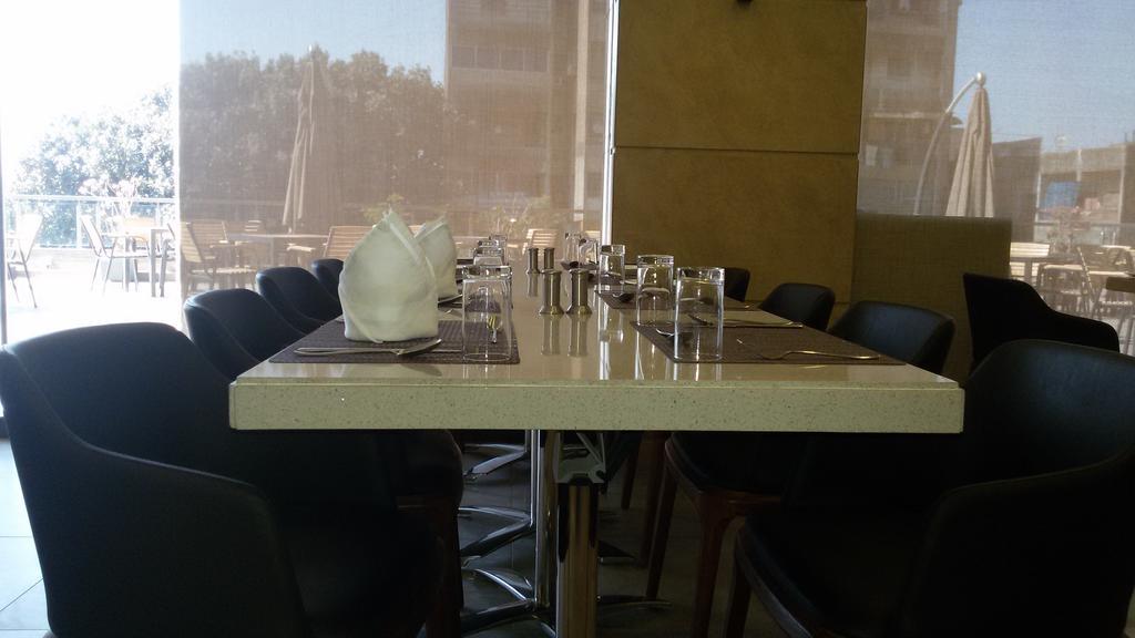 Hotel Suba Elite ואדודרה מראה חיצוני תמונה